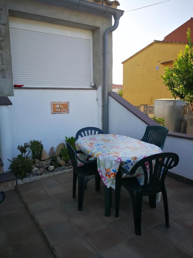 Villetta Da Carla Castello d'Empuries Bagian luar foto